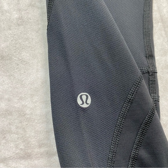 Lululemon Leggings Women's Size 4 Black Cropped High Rise Pockets Acitve Gym - Picture 7 of 16